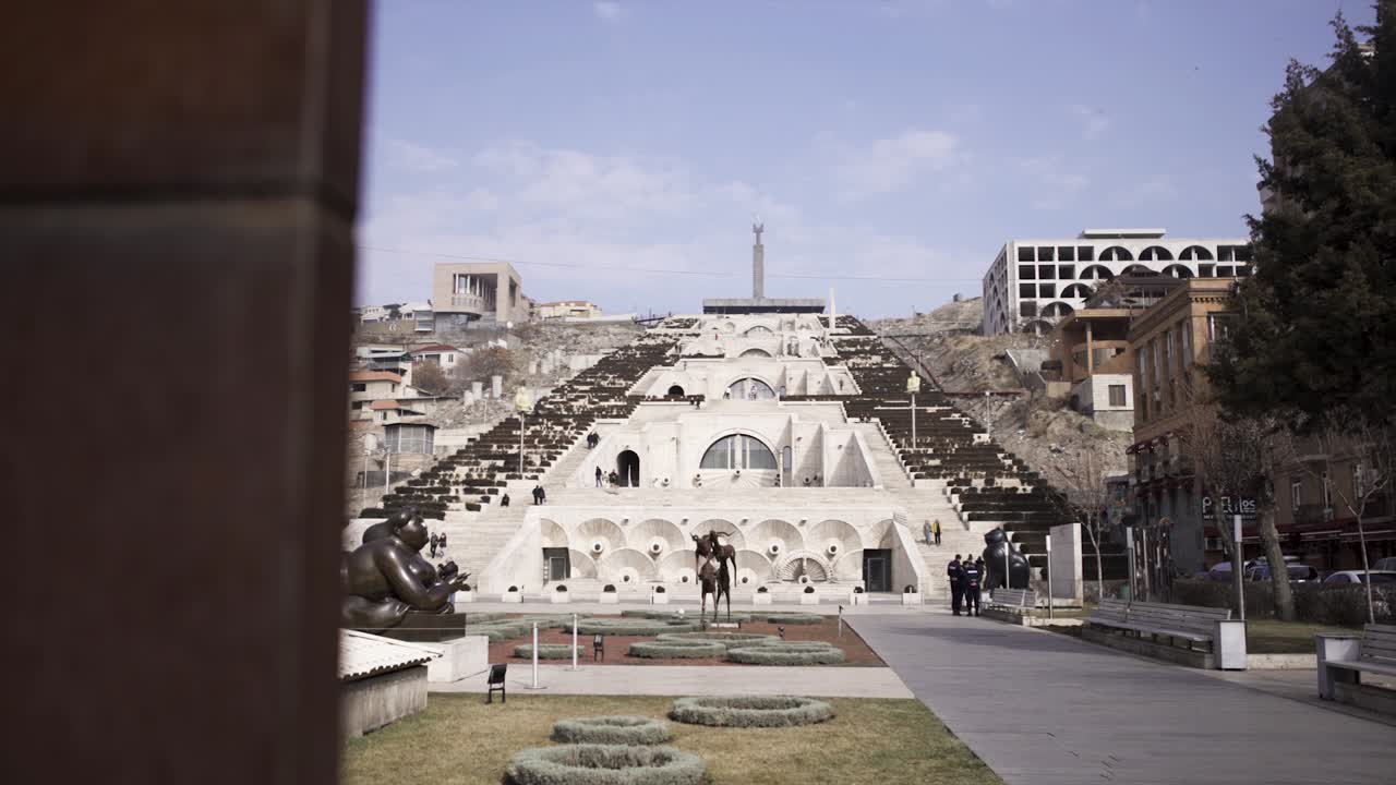 트빌리시의 독특한 물 계단