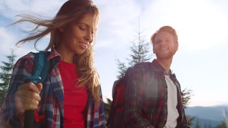 Couple-hiking-in-the-mountains