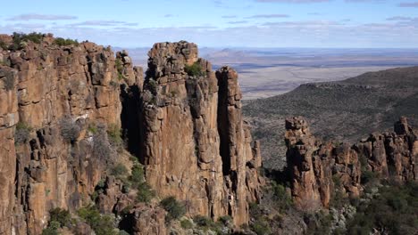 Valley-of-desolation,-Graaff-Reinet