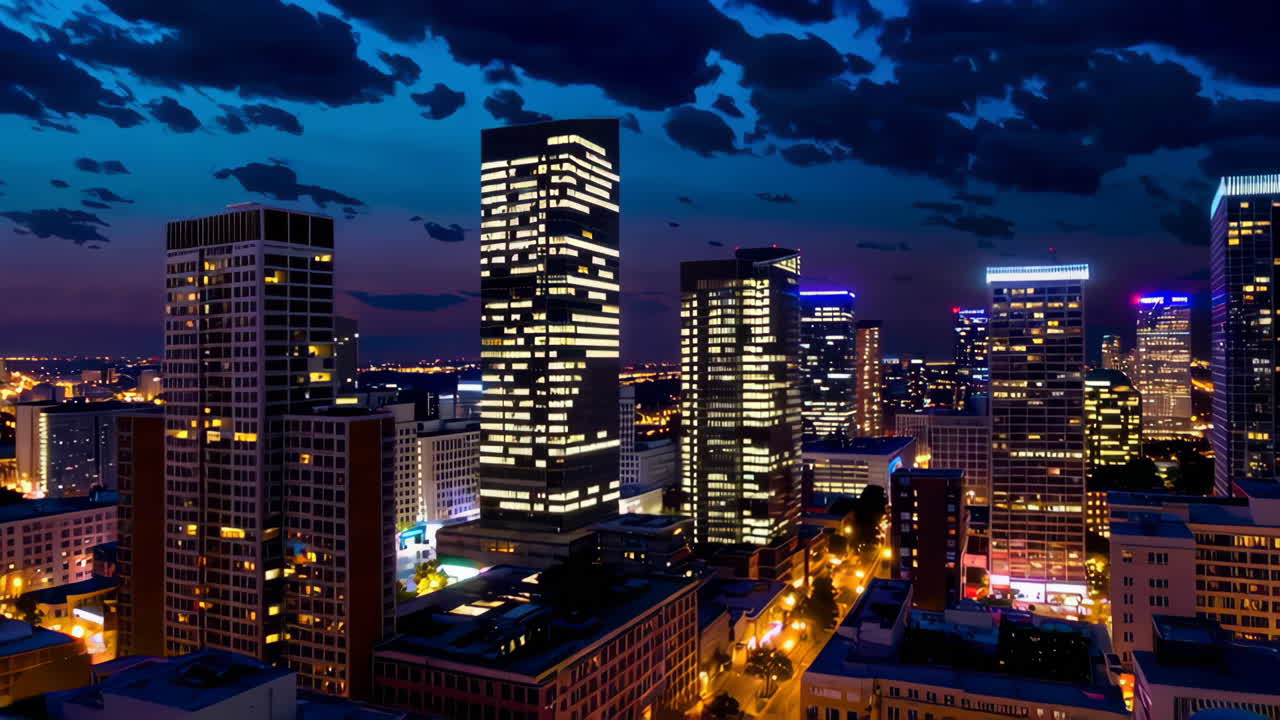 Городской горизонт в сумерках