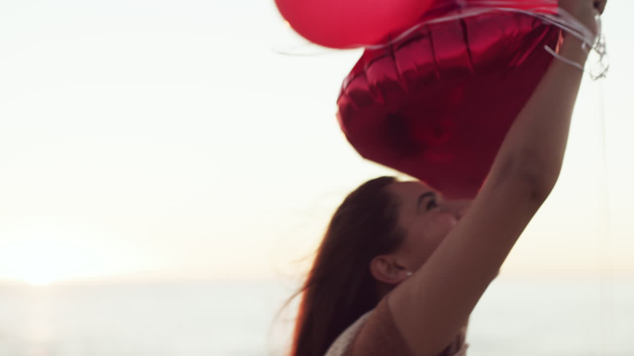 사랑보다 더 좋은 축하 이유가 있을까요?