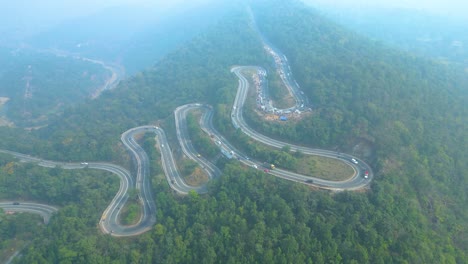 Vista-Aérea-Del-Valle-De-Patratu,-Este-Hermoso-Lugar-Turístico-A-Solo-30-Km-De-La-Ciudad-De-Ranchi,-India