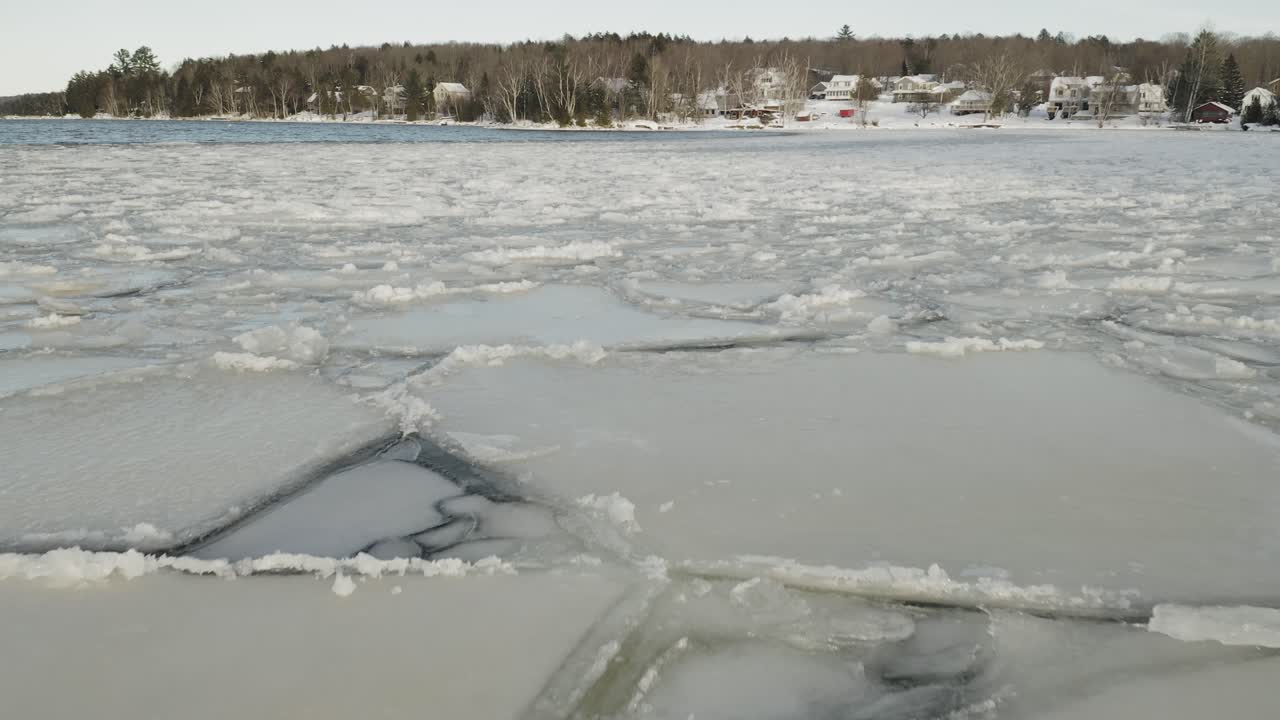 формирование ледяного покрова над озером зимняя аэс
