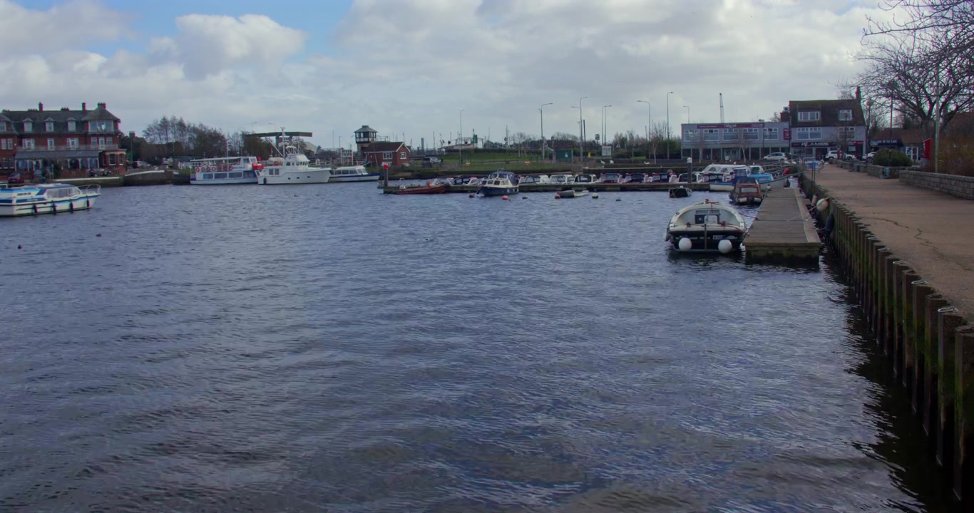 Vidvinkelbillede med udsigt over Oulton Broad