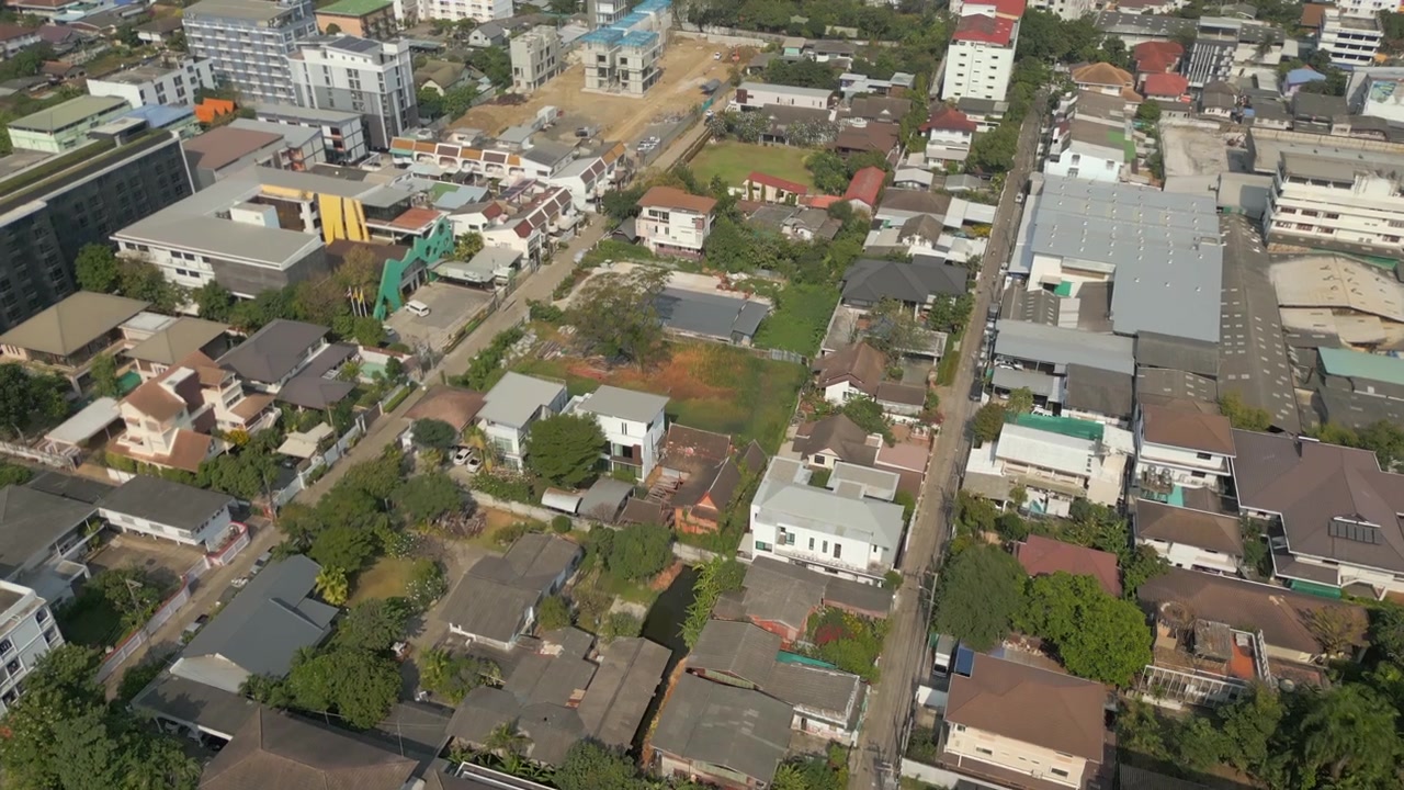 Lingkungan Bang Chak Bangkok Thailand Dari Atas Drone Terbang di Atas Atap 4K 60FPS
