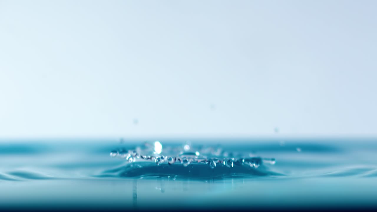 Aufprall von Wassertropfen