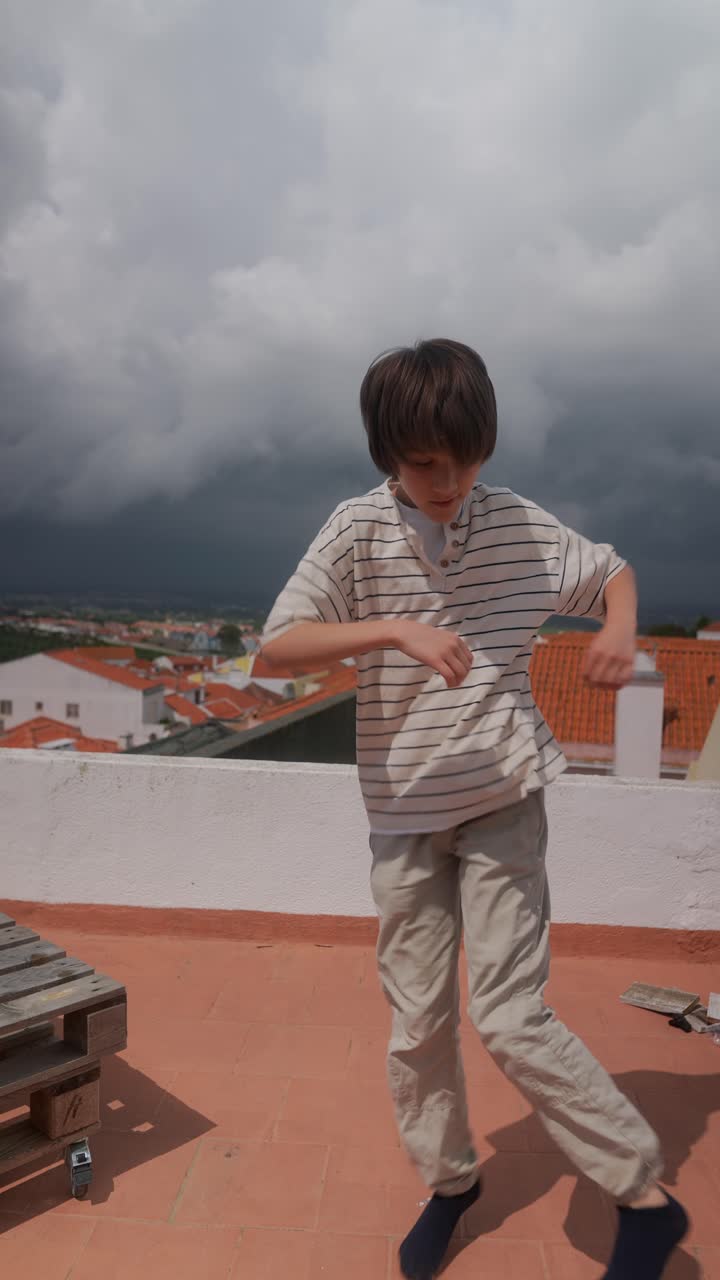 지붕에서 춤추는 십대