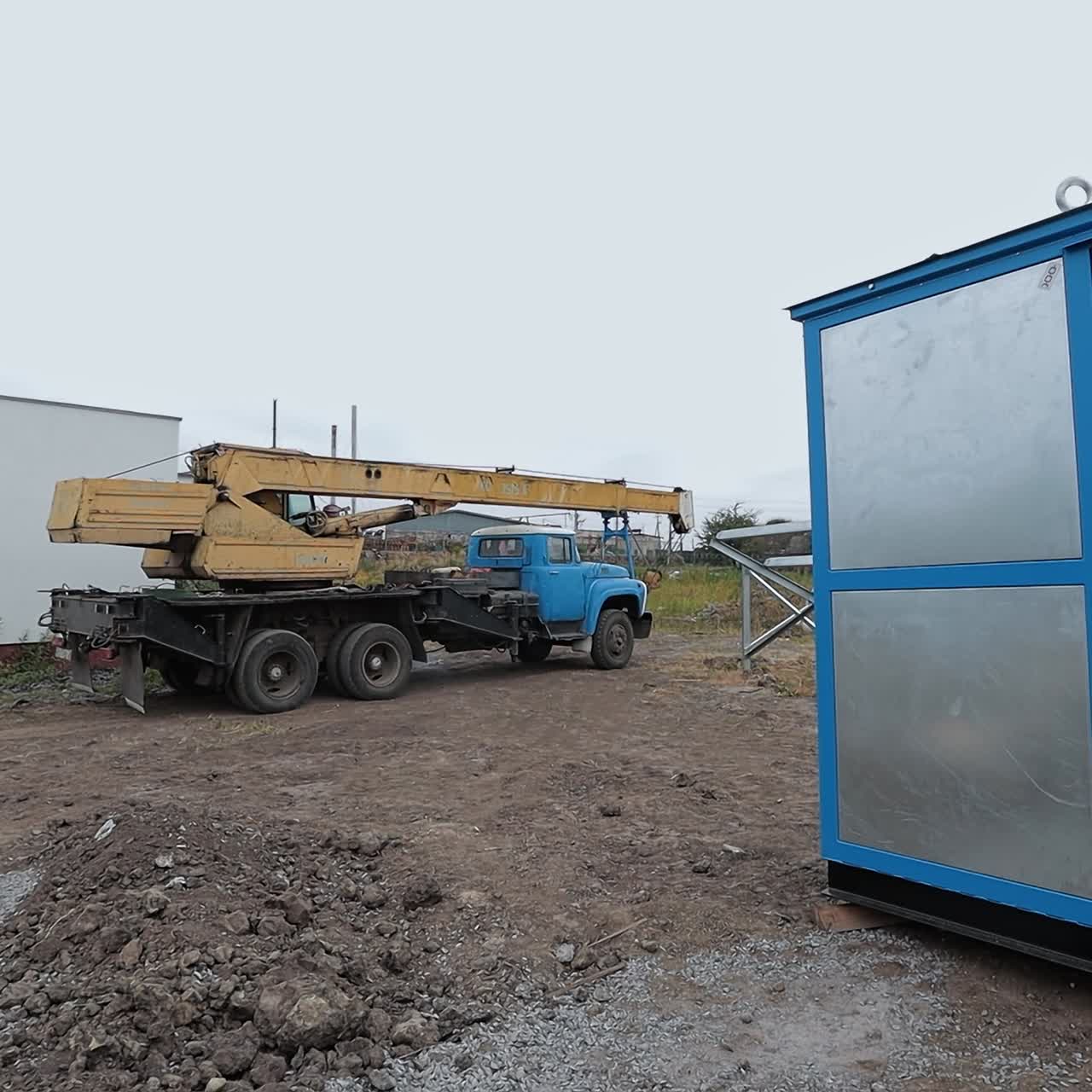 Power supply hydraulic transport. Engineering industrial machine riding