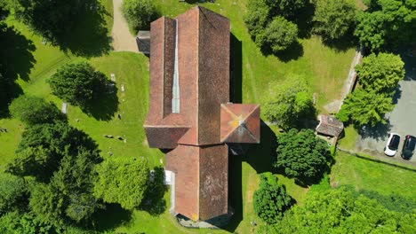 Eine-Push-Out-Aufnahme-Von-St.-Lawrence,-Der-Märtyrerkirche-In-Godmersham,-Von-Oben-Nach-Unten