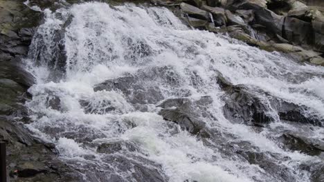 Wasserfall-Goa-Rang-Reng-Auf-Der-Insel-Bali-In-Indonesien