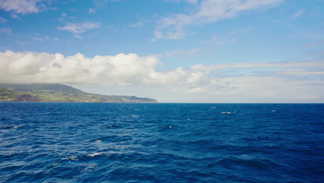 Picturesque-seascape-with-blue-sky-and-dreamy-clouds