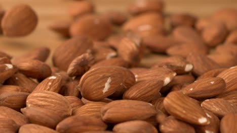 primer plano de nueces de almendras