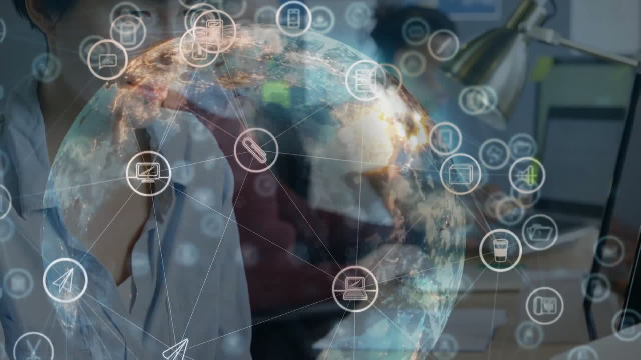 работающие в офисе, люди с глобальными сетевыми соединениями и анимацией обработки данных