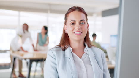 Portrait,-happy-woman-and-working-on-computer