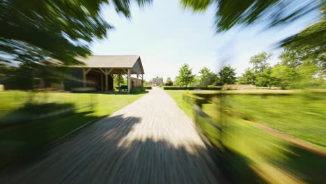 Schnell-Fliegende-Fpv-drohne-über-Niederländisch-holland-niederlande-landschaft