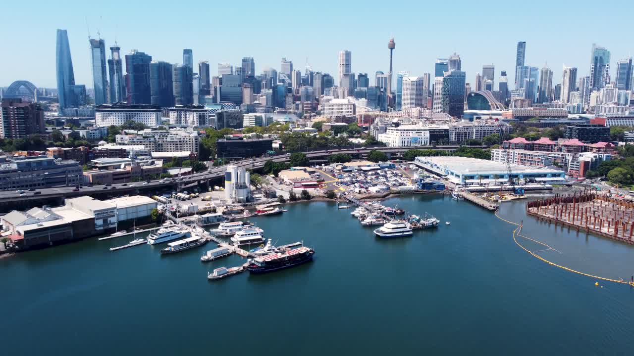 시드니 어시장의 공중 드론 풍경 전망 항구 건물의 블랙와틀 베이 보트 여행 관광 시드니 시티 cbd nsw 호주 4k