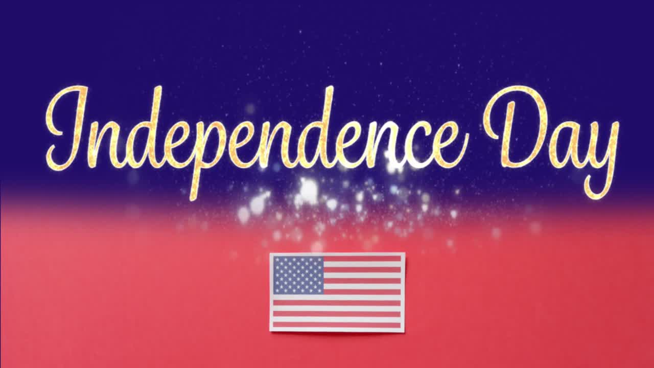 7월 4일 독립기념일의 애니메이션 미국 국기 위의 텍스트
