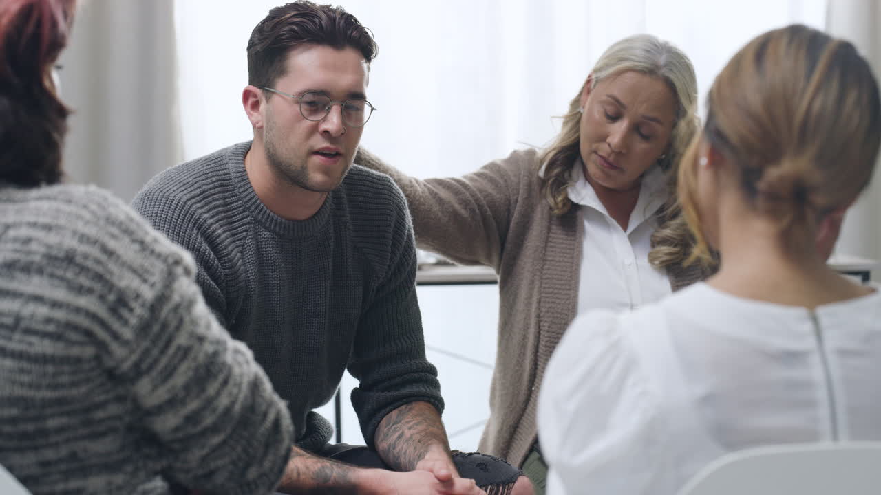 reunión del grupo de apoyo a los jóvenes y diversos