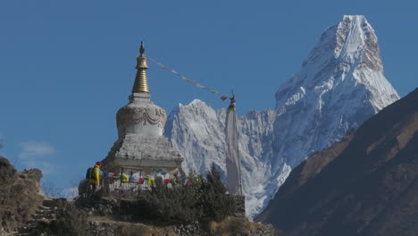 Drone-shot-of-Ama-Dablam-in-Everest-region-at-Khumbu,-Nepal