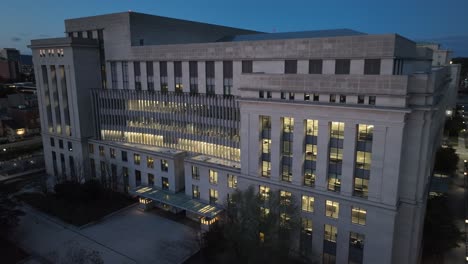 edificio del gobierno de los estados unidos por la noche