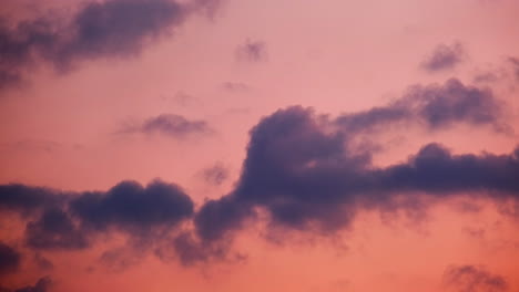 timelapse de nubes al atardecer