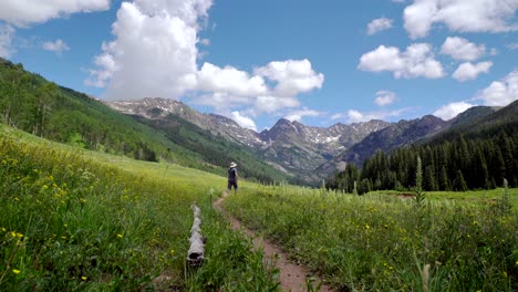 Senderismo-En-Las-Montañas-Rocosas-De-Colorado