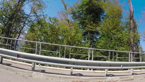 vistas de la carretera de montaña y el teleférico