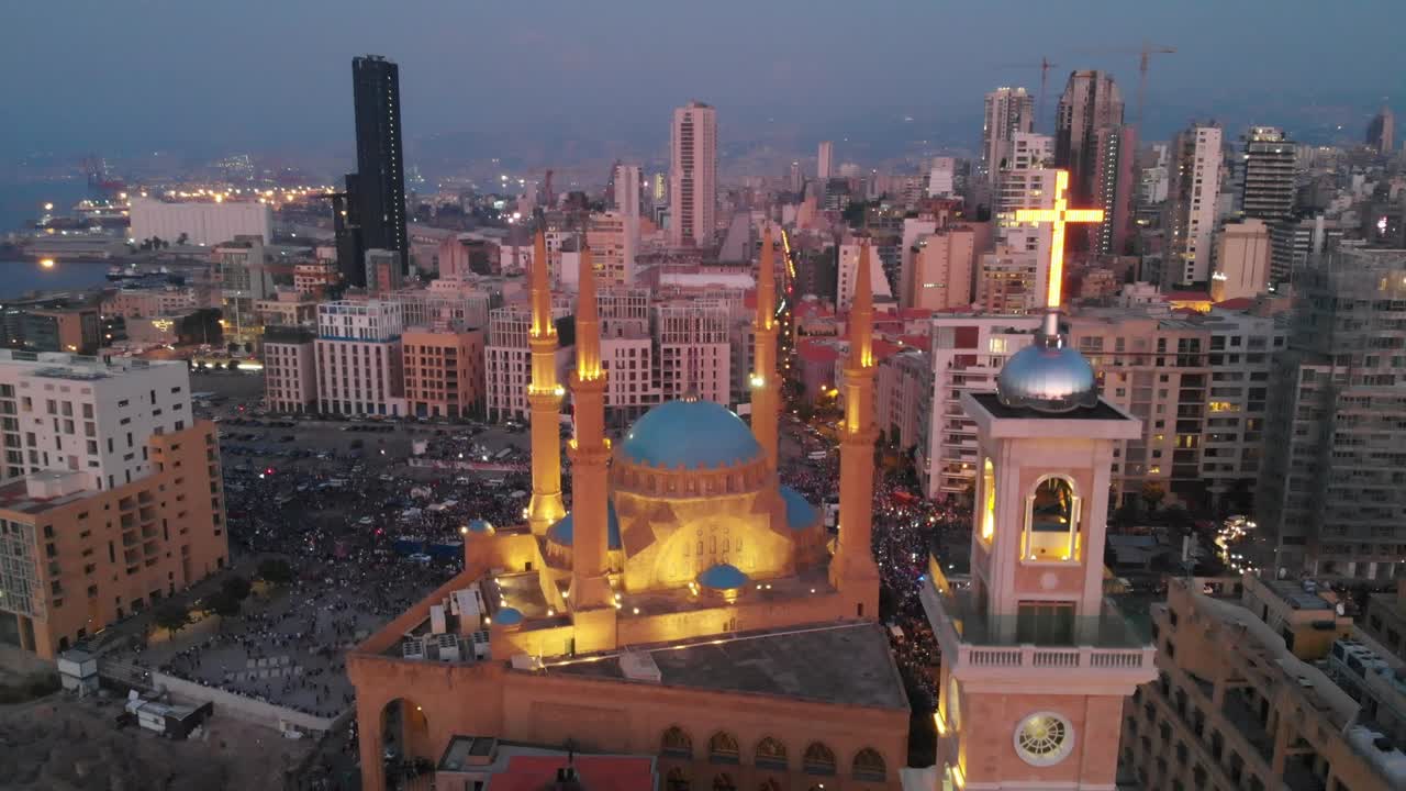 드론 총격 - 레바논, 베이루트 시내의 순교자 광장에서 시위