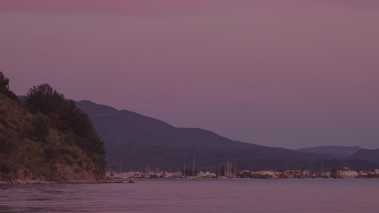 красивый пляж и побережье греции