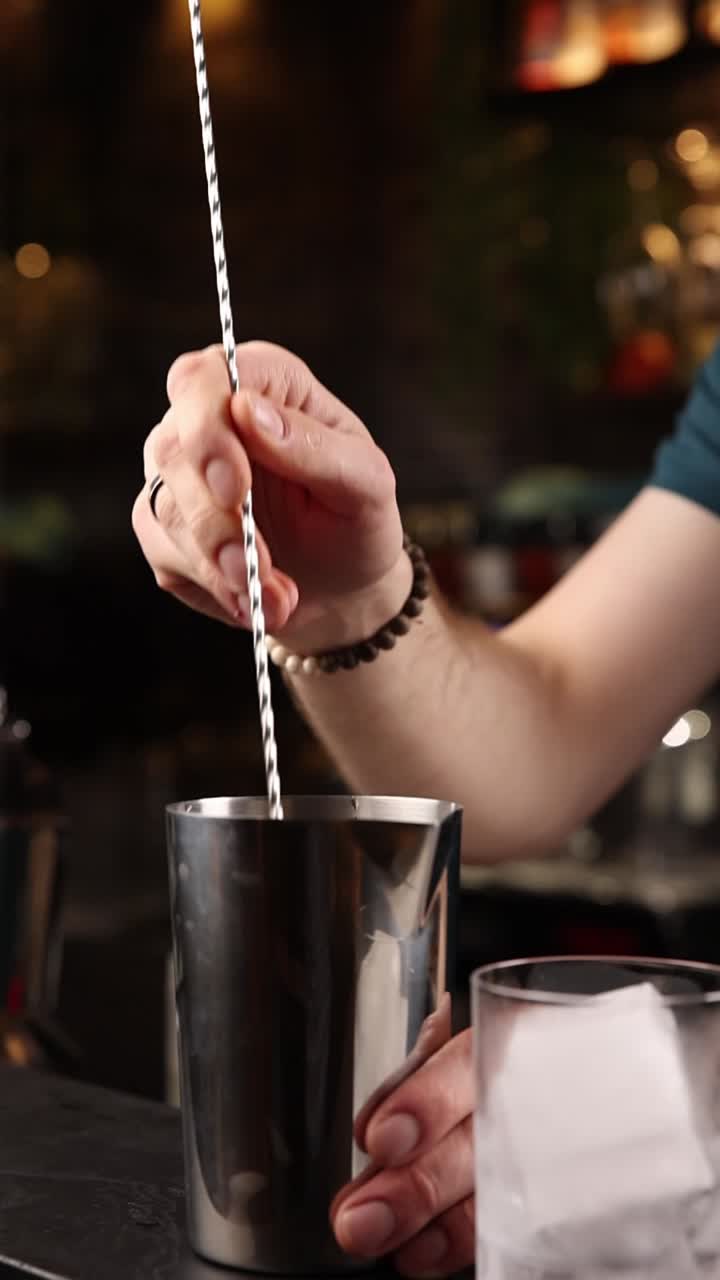 Tilberedning af en cocktail