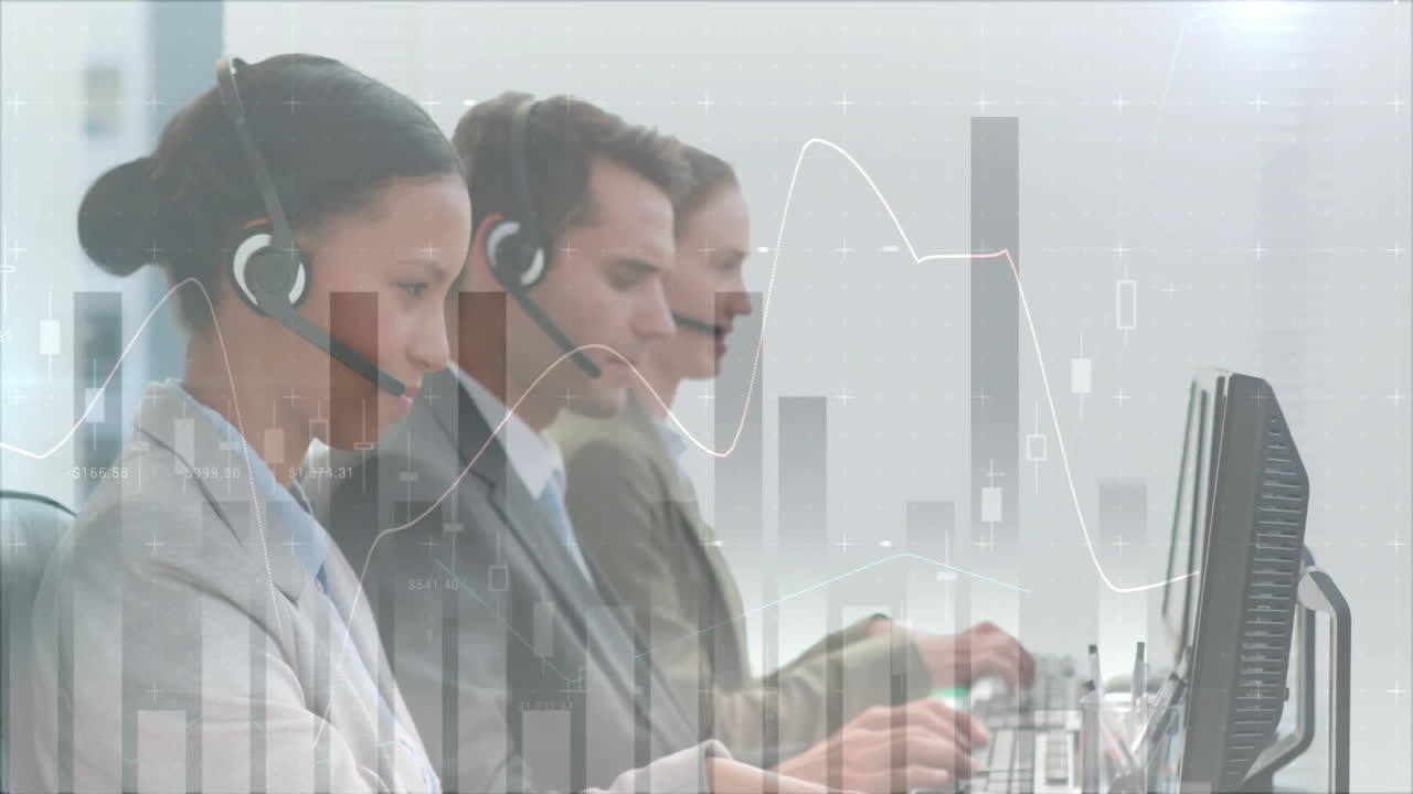 animación de diagramas sobre diversos colegas usando auriculares de teléfono en la oficina