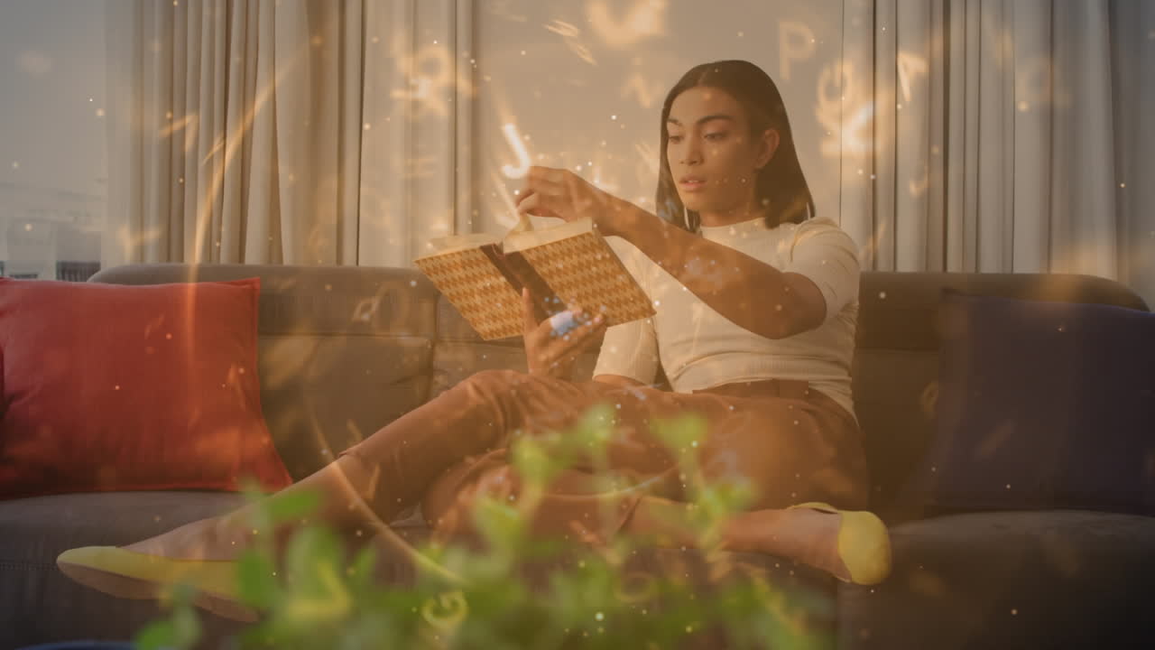 연결 및 데이터 처리에 대한 지구의 애니메이션 여성 읽기