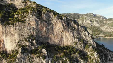 Vista-Superior-De-La-Montaña-En-Mónaco