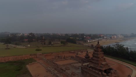 Luftaufnahmen-Des-Mamallapuram-Shore-Temple,-Aufgenommen-Mit-Einer-Phantom-4-Pro-4K-Drohne