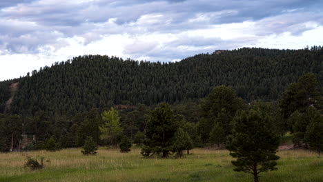 Un-Metraje-Dinámico-De-Lapso-De-Tiempo-En-Colorado