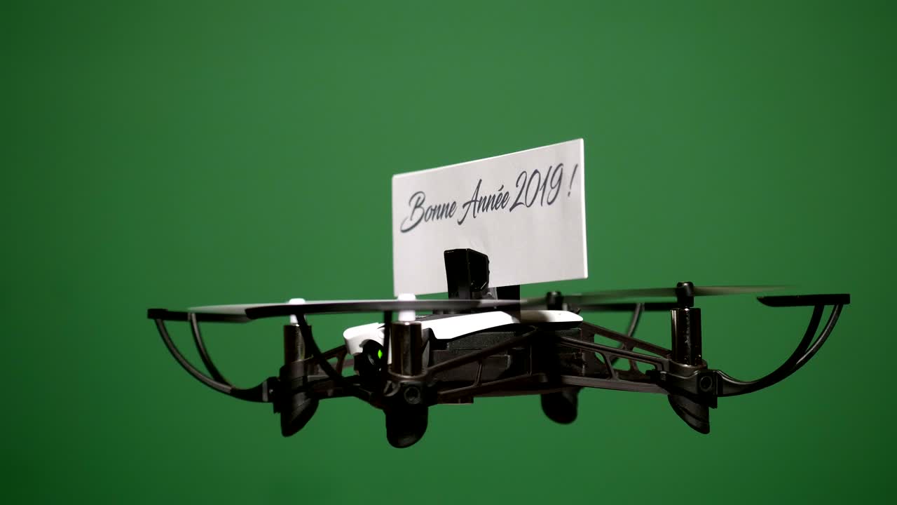 Message delivery by drone : season's greetings on a green screen, french version