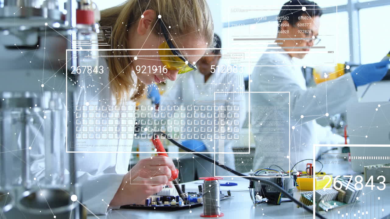 анимация обработки научных данных среди различных ученых в лаборатории