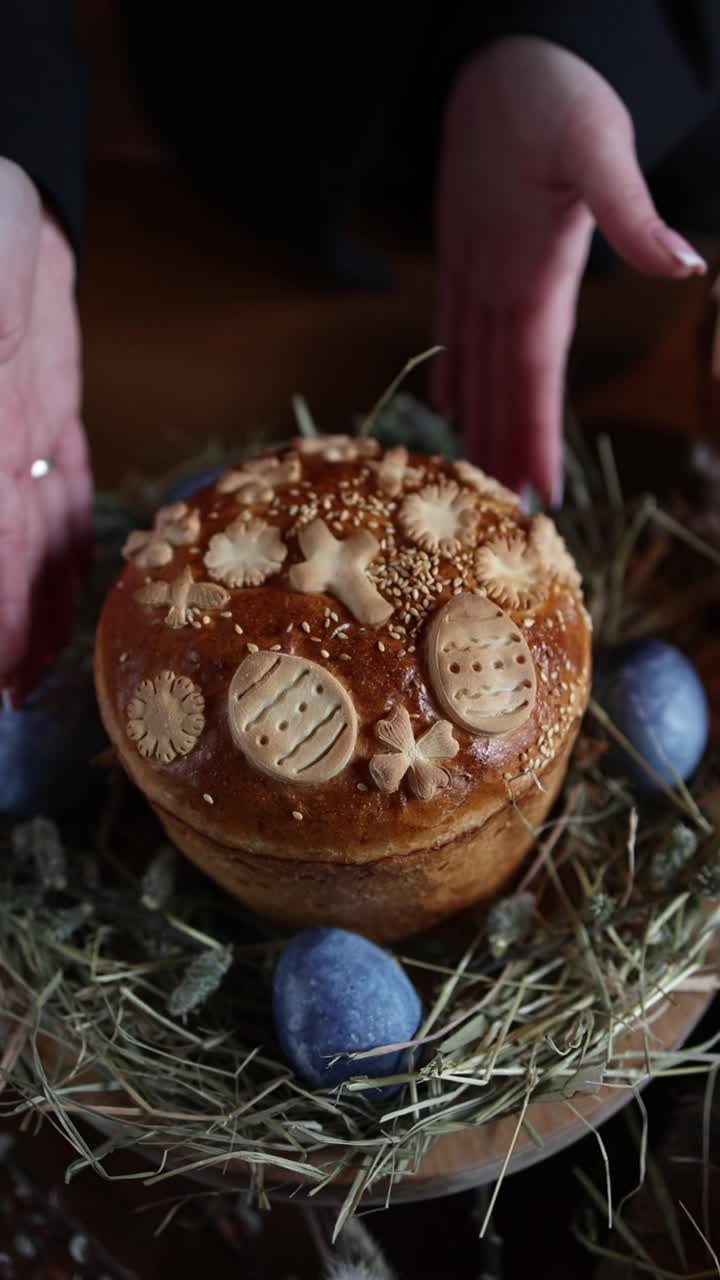 Hand-held Easter Bread with Eggs