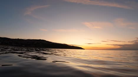 Steady-shot-of-a-wonderful-sunset-at-the-sea