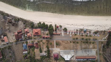 Hermosa-Vista-Aérea-Matutina-De-La-Playa-De-Klayar,-Pacitan,-Indonesia