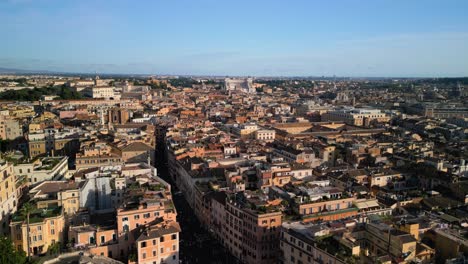 Hermosa-Vista-Aérea-Sobre-El-Centro-Histórico-De-Roma,-Italia