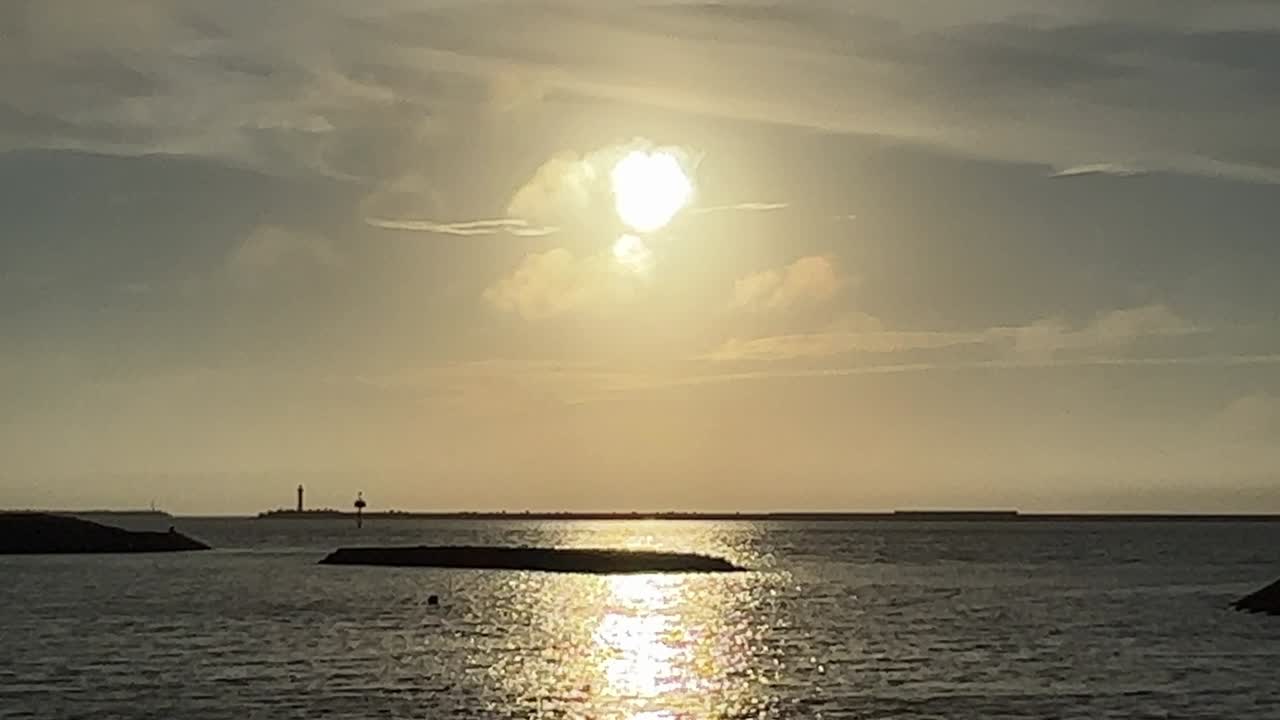 вечерний вид с парка наха умисора на окинаве