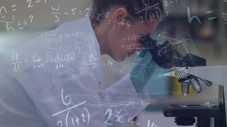 Animazione di equazioni matematiche su una scienziata caucasica in laboratorio