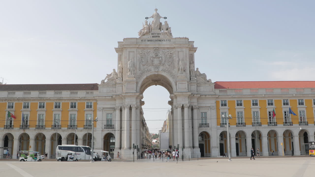arco de rua augusta de praca do comercio, terreiro do paco en lisboa, portugal