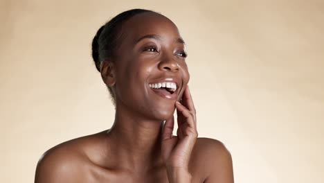 Face,-beauty-and-laughter-with-a-model-black-woman