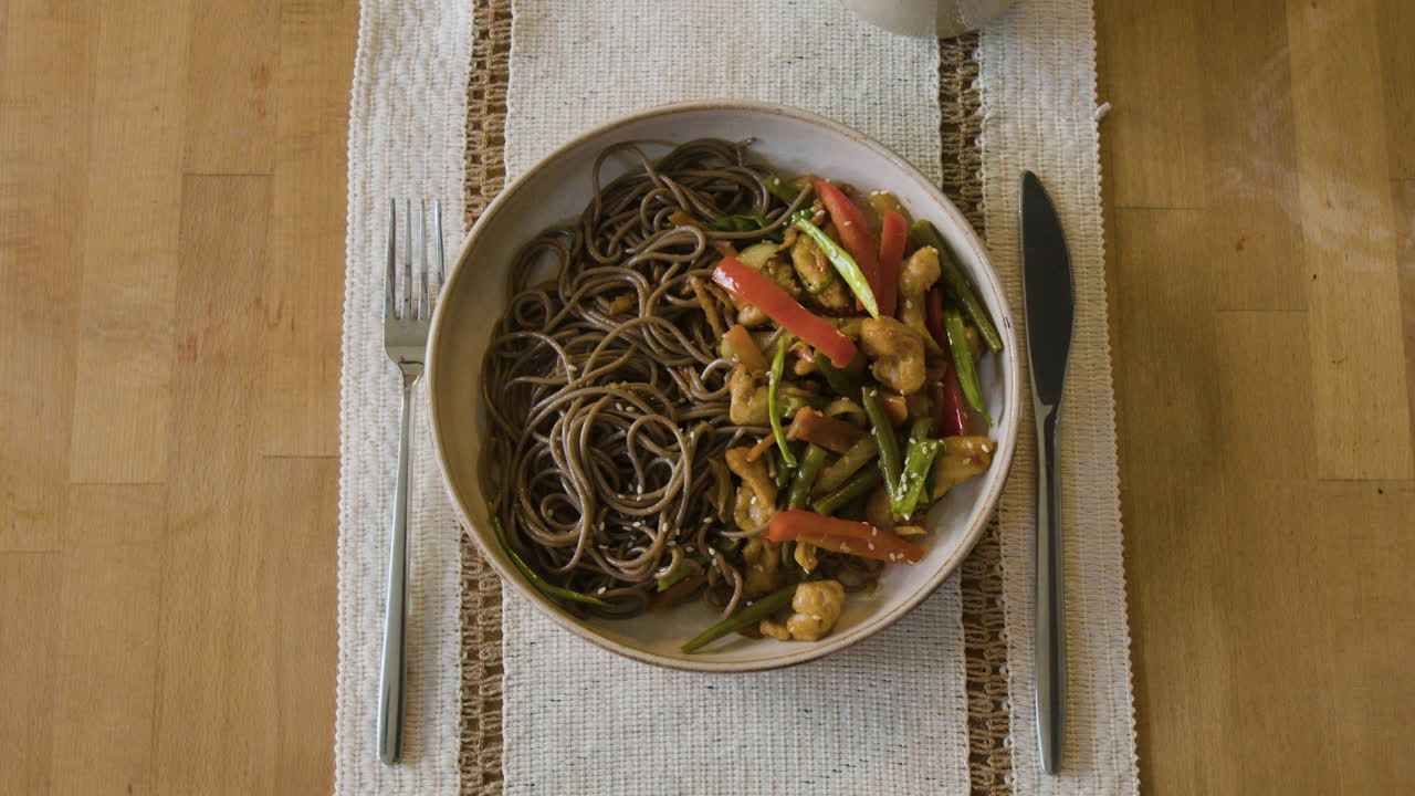 Delicious Chicken and Vegetable Noodles