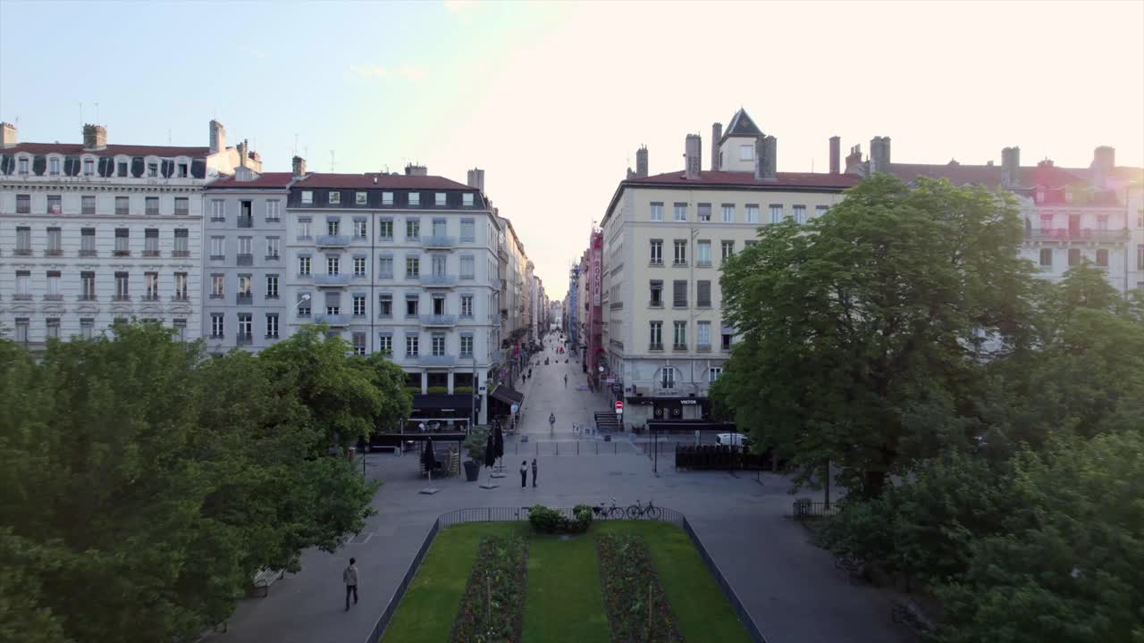 el amanecer del dron de 4k
