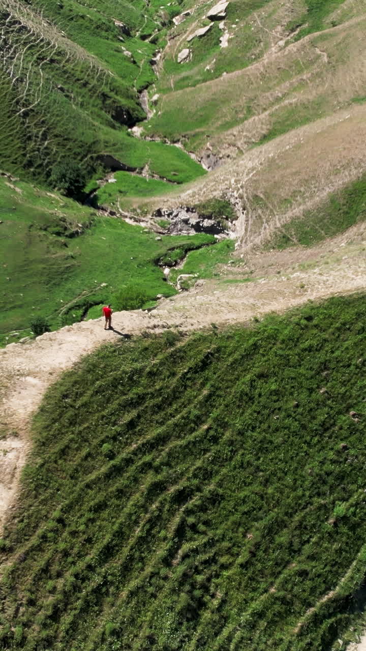 Escalando en las montañas
