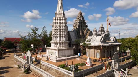 templo budista phnom pros en kampong cham, tiro de elevación de camboya