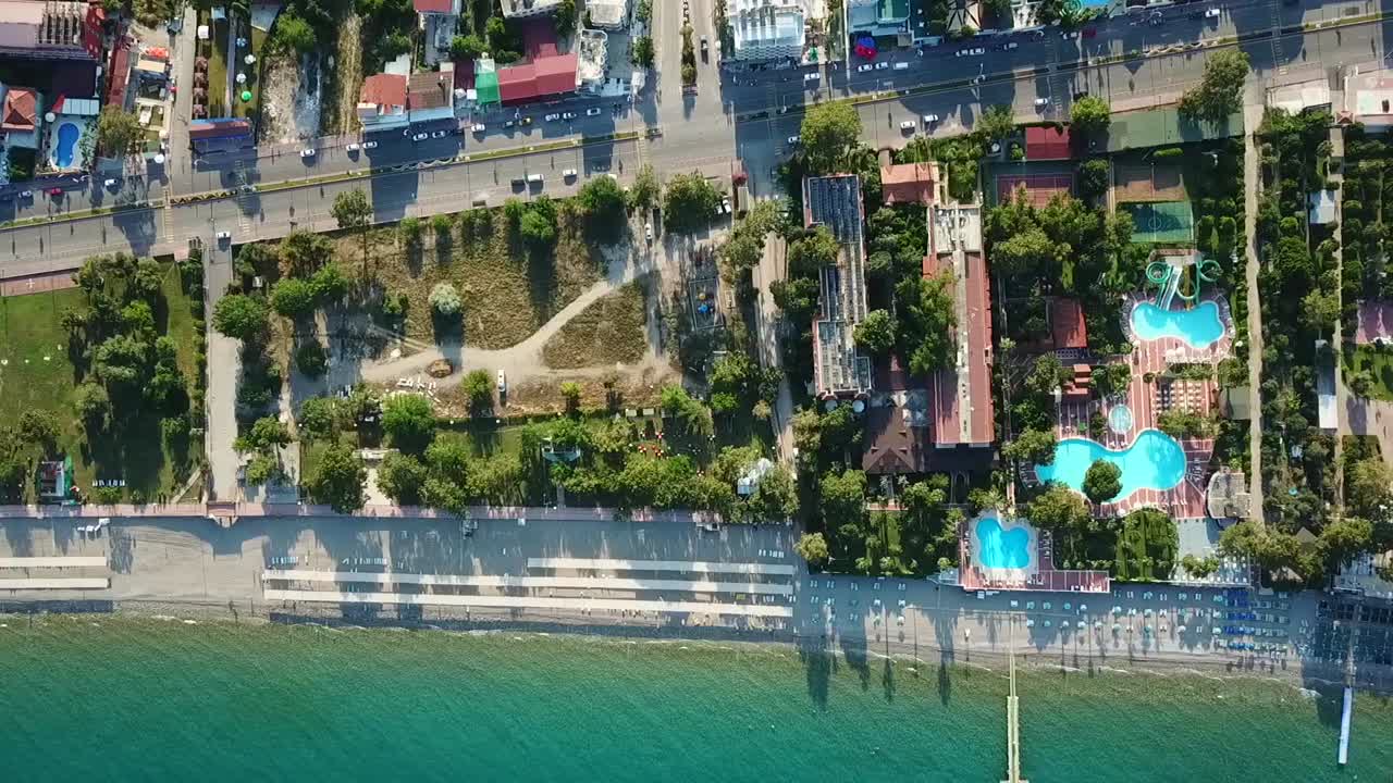 해변 호텔 수영장 바다 하늘